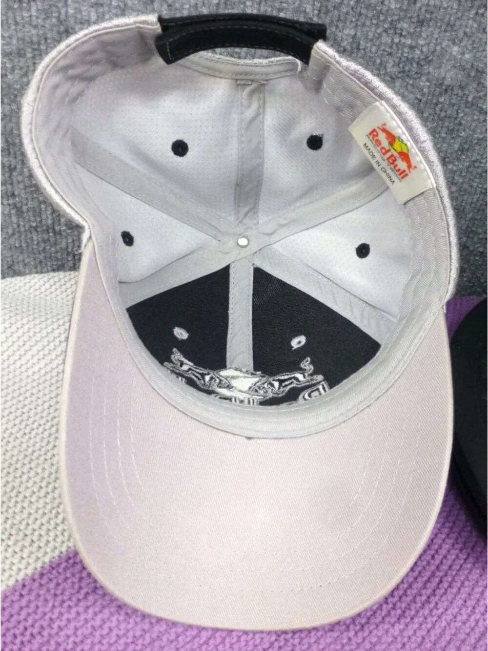 Red Bull cap so